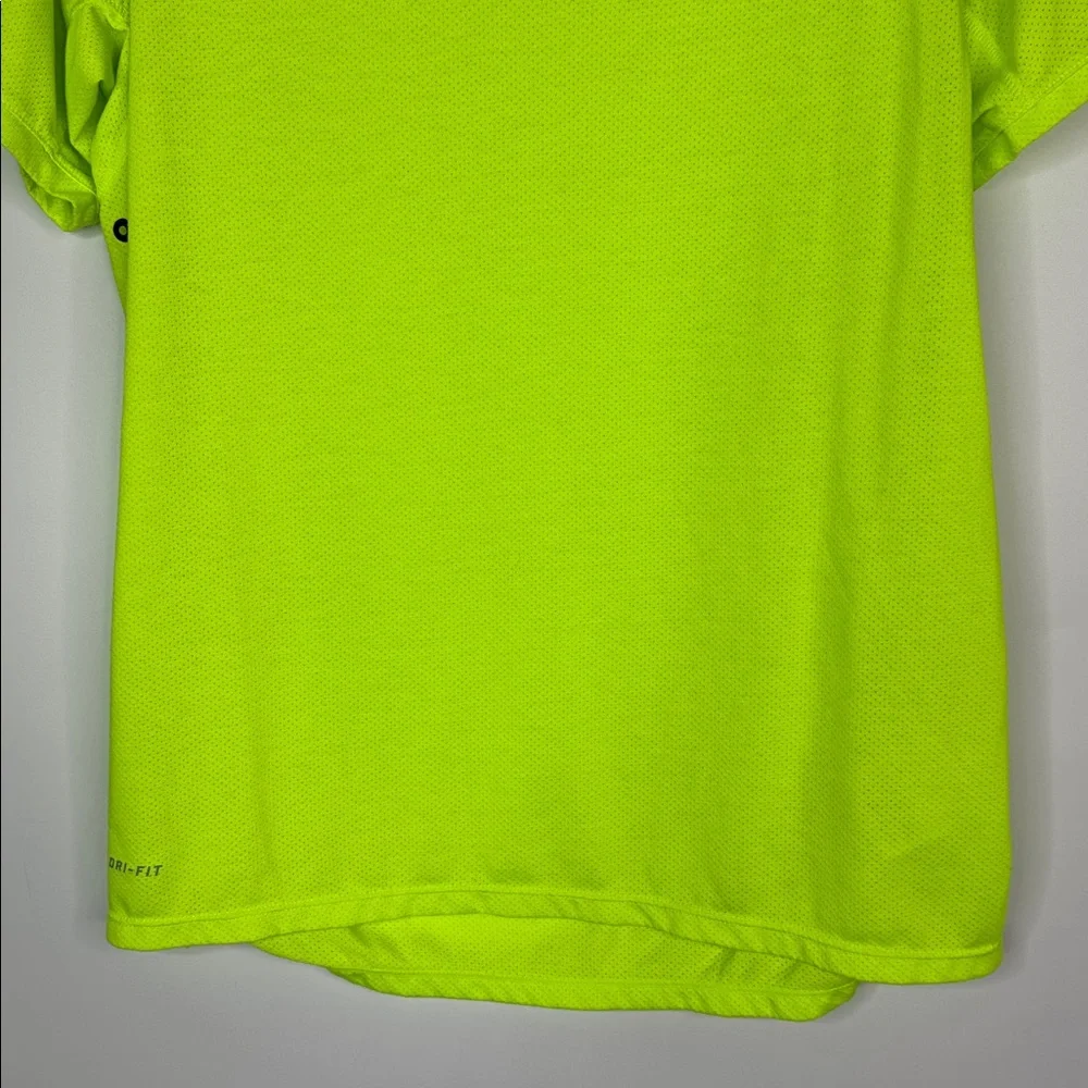 Nike Dri Fit Running Vneck Yellow Tshirt Size Men's Small